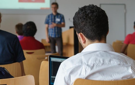 Persone con disabilità, anziani, stranieri o persone scarsamente qualificate saranno sostenute e formate tramite il percorso 4 "Lavoro e inclusione" del Programma "Garanzia Occupabilità dei Lavoratori" (GOL). (Foto: Pixabay)
