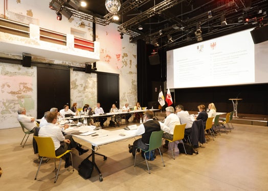 Beim Treffen der Regierungen von Südtirol und Graubünden (Foto: LPA/Alan Bianchi)