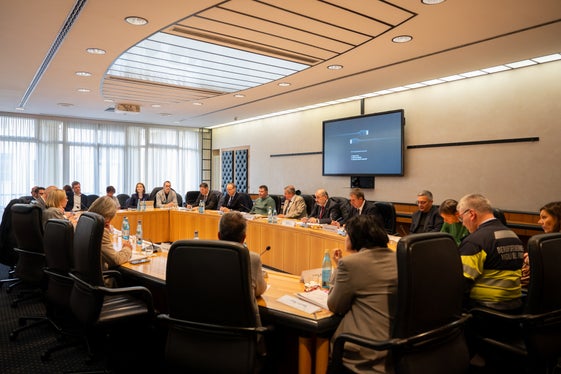 Durante l'incontro tra la Commissione parlamentare d'inchiesta del Senato sulle condizioni di lavoro, lo sfruttamento e la tutela della salute e della sicurezza sul lavoro e il Comitato provinciale di coordinamento per la salute e sicurezza sul lavoro, sono state discusse le preoccupazioni comuni in materia di prevenzione degli infortuni sul lavoro. (Foto: USP/Manuela Tessaro)