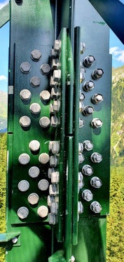 Il montaggio del ripetitore RAS nel nuovo sito di Racines (Foto: ASP/RAS)