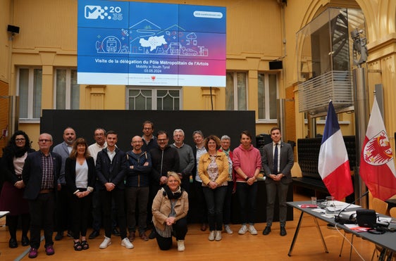 Lehrreicher Austausch: Die Delegation des Pôle Métropolitain de l'Artois im Landhaus 1 in Bozen. (Foto: LPA)