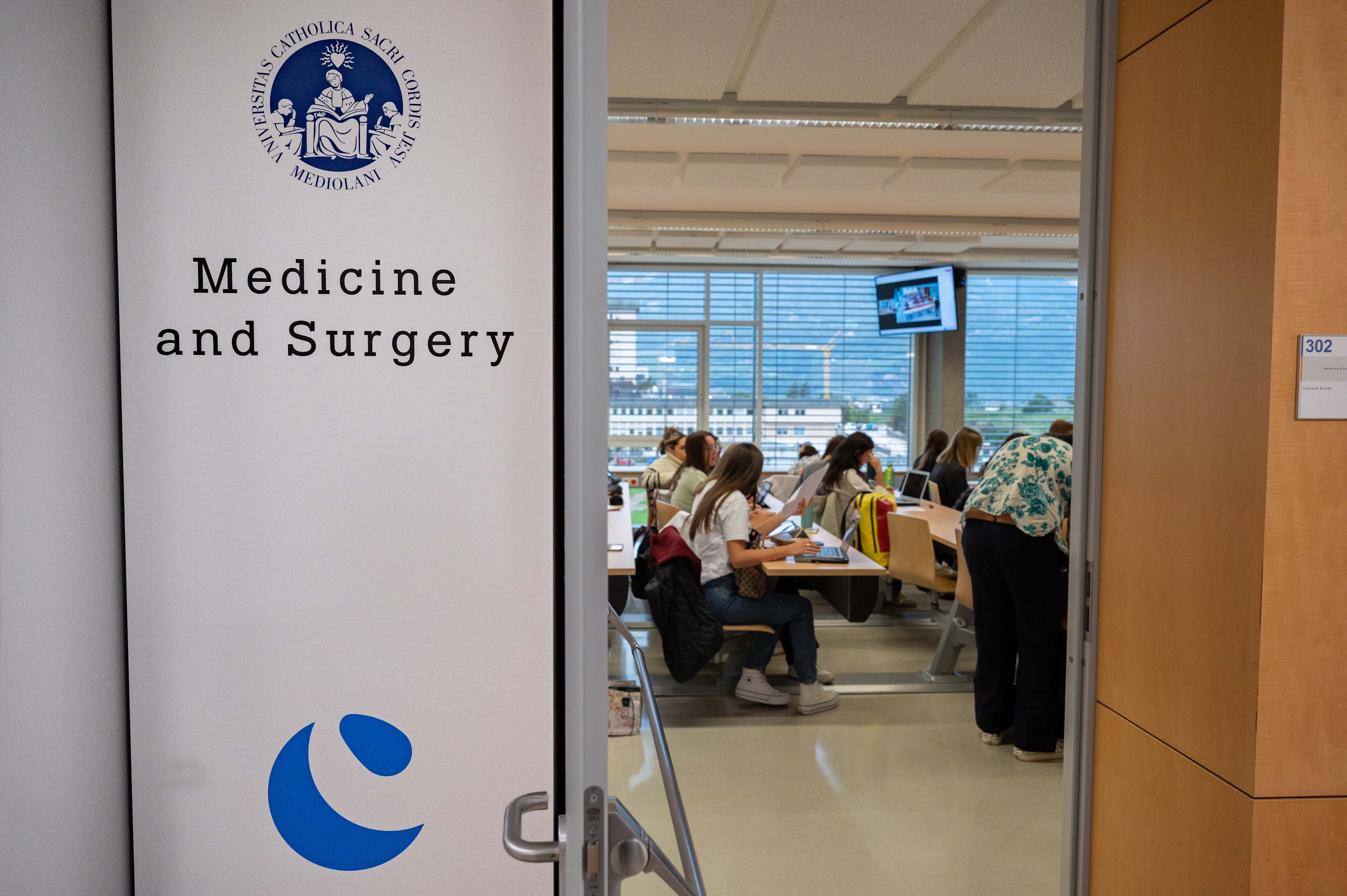 Die Anmeldungen für das Medizinstudium Medicine and Surgery an der Claudiana in Bozen starten am 14. Jänner. (Foto: LPA/Greta Stuefer)