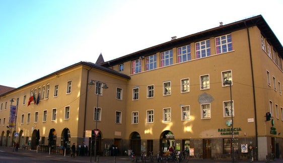 Musikkonservatorium Claudio Monteverdi in Bozen: Die Landesregierung hat das geänderte Raumprogramm genehmigt, nun können die Sanierungsarbeiten beginnen. 10,5 Millionen Euro stehen zur Verfügung. (Foto: LPA)