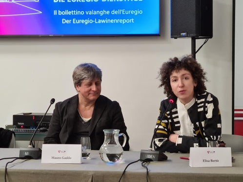 Da sinistra Mauro Gaddo ed Elisa Bertò, vicesegretaria generale dell'Euregio (Foto: Ufficio stampa Provincia autonoma di Trento/Euregio)