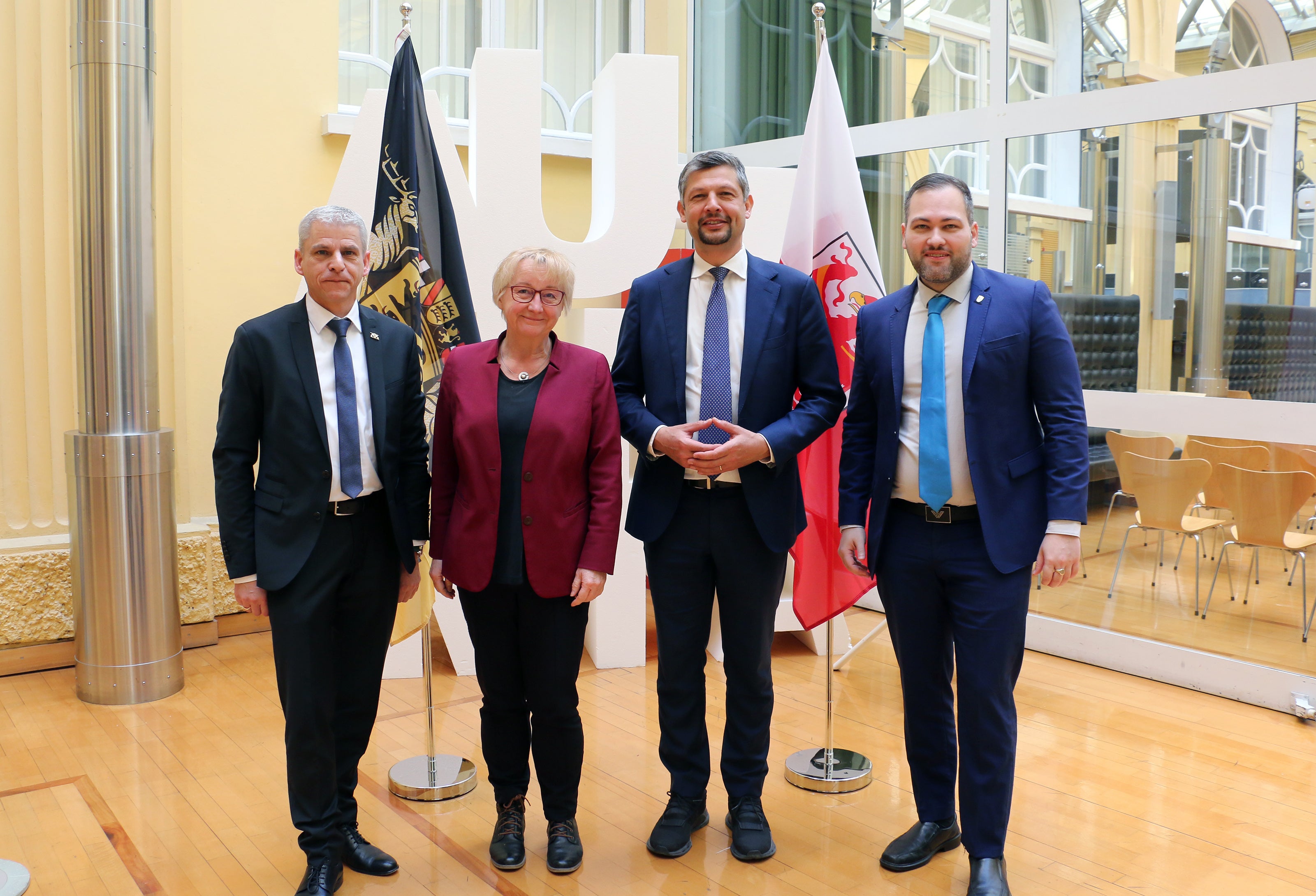 Von links Staatssekretär Patrick Rapp, die Landtagsabgeordnete von Baden-Württemberg, Theresia Bauer (Grüne), Landesrat Daniel Alfeider und der baden-württembergische Landtagsabgeordnete Ruben Rupp (AfD)  (Foto: LPA/Ingo Dejaco)
