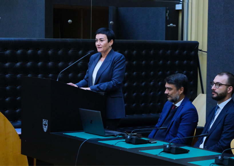 Alla prima giornata della Cyberweek Alto Adige 2024, l'assessora provinciale Ulli Mair ha evidenziato l'importanza della resilienza digitale (Foto: USP/Lukas Forer)