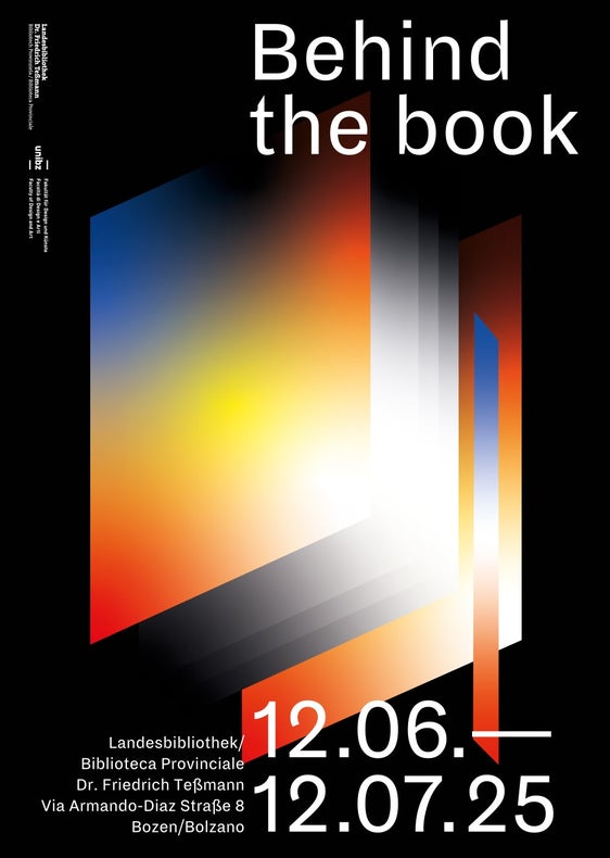 Le proiet de studëntes y studënc, realisé dala Facolté de Design y Ert dl'Université Lëdia de Balsan en colaboraziun cun la Biblioteca provinziala Dr. Friedrich Teßmann, ti ciara al liber te sües dimenjiuns creatives, sensuales y tecniches. (foto: USP/Biblioteca provinziala Dr. Friedrich Teßmann)