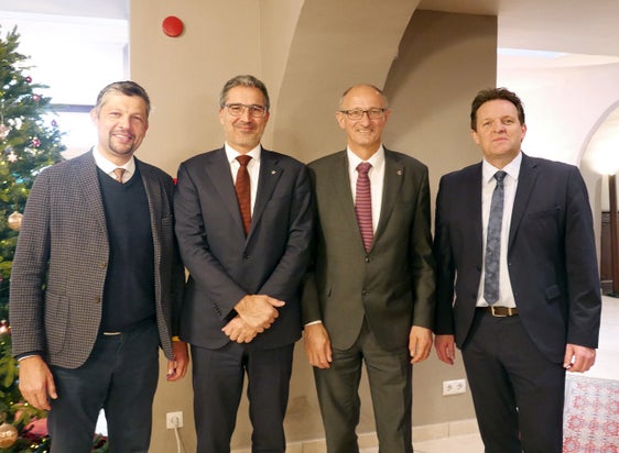 Heute haben sich die Landeshauptleute von Tirol, Anton Mattle, und Südtirol, Arno Kompatscher, gemeinsam mit den Verkehrslandesräten, Renè Zumtobel und Daniel Alfreider, in Südtirol getroffen, um die aktuellen Themen rund um die Verkehrspolitik am Brennerkorridor zu besprechen. (Foto: LPA/Ingo Dejaco)