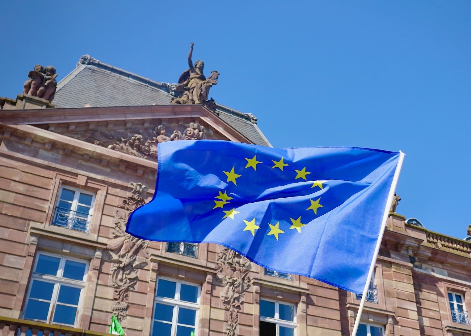 In das EU-Rechtsetzungsmonitoring des Amtes für Gesetzgebung fließen neue Initiativen ein. Dem Programm, das mit den Ressorts und Abteilungen der Verwaltung abgestimmt ist, hat die Landesregierung am Dienstag zugestimmt. (Foto: Unsplash)