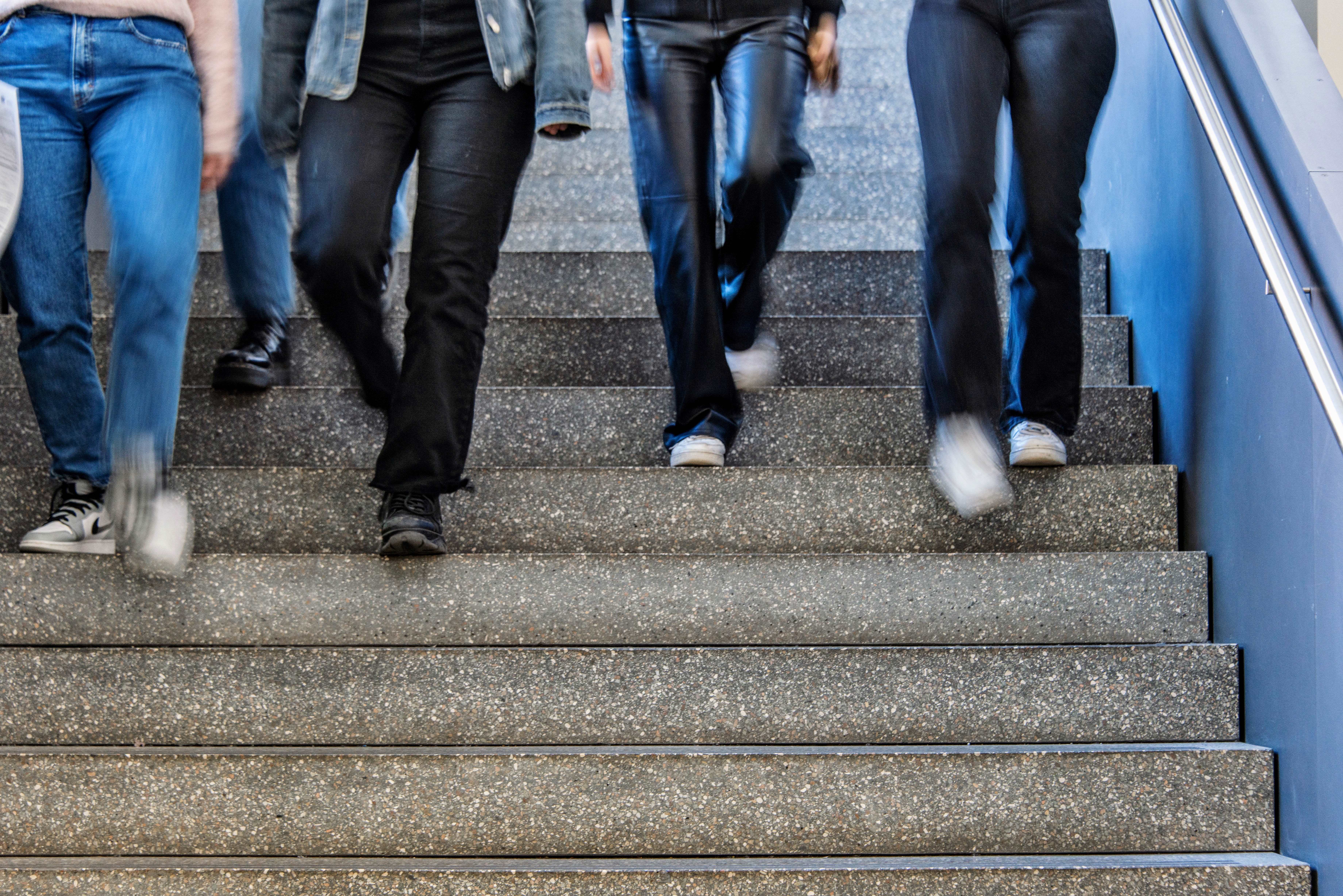 Il percorso formativo per diventare youth worker ha una durata complessiva di 300 ore, di cui 168 in aula e 132 di tirocinio. Il corso verrà svolto alla Scuola professionale provinciale per le professioni sociali “E. Lévinas” a partire dal mese di ottobre. (Foto: ASP/Peter Daldos)