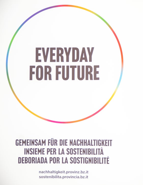 Nachhaltigkeit soll schon den Kindern mit auf den Weg gegeben werden. Dafür gibt es die Projekte an den Schulen, die in Zusammenarbeit mit der Stiftung Südtiroler Sparkasse finanziell unterstützt werden. (Foto: LPA)