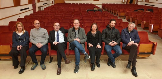 Da sx l'ispettrice amministrativa Conservatorio Michela Carlini, il direttore per la gestione tecnica della costruzione Luca Carmignola, il direttore del Conservatorio Giacomo Fornari, l'assessore all'Edilizia e servizio tecnico Massimo Bessone, la collaboratrice dell'Ufficio per la gestione tecnica Loredana Bertin, il direttore di Dipartimento Davide Gemmellaro e il presidente del Cda Hermann Berger (Foto: ASP/Anna Pitarelli)