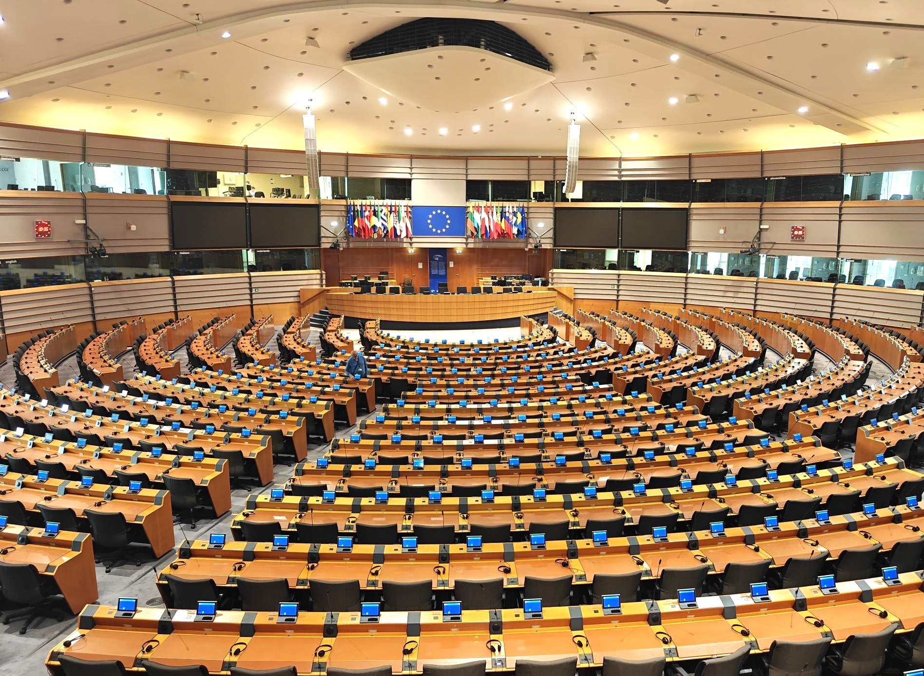 Noch bis zum 31. Oktober können sich Hochschulabsolventinnen oder -absolventen mit guten Sprachkenntnissen, die an einer Ausbildung im EU-Parlament interessiert sind, dafür bewerben. (Foto: LPA/Ursula Pirchstaller)