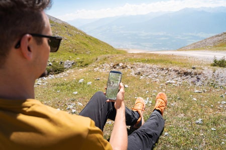 Bergsportbegeisterte können über die Web-Anwendung die Ausgesetztheitskarte aufrufen und sich über die Ausgesetztheit von Wanderwegen informieren. (Foto: Land Tirol/Schallhart)