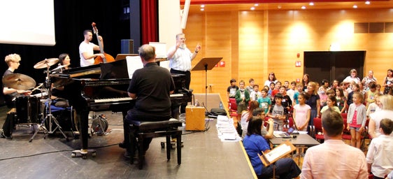 Singfest im Vorjahr (Foto: Deutsche Bildungsdirektion)
