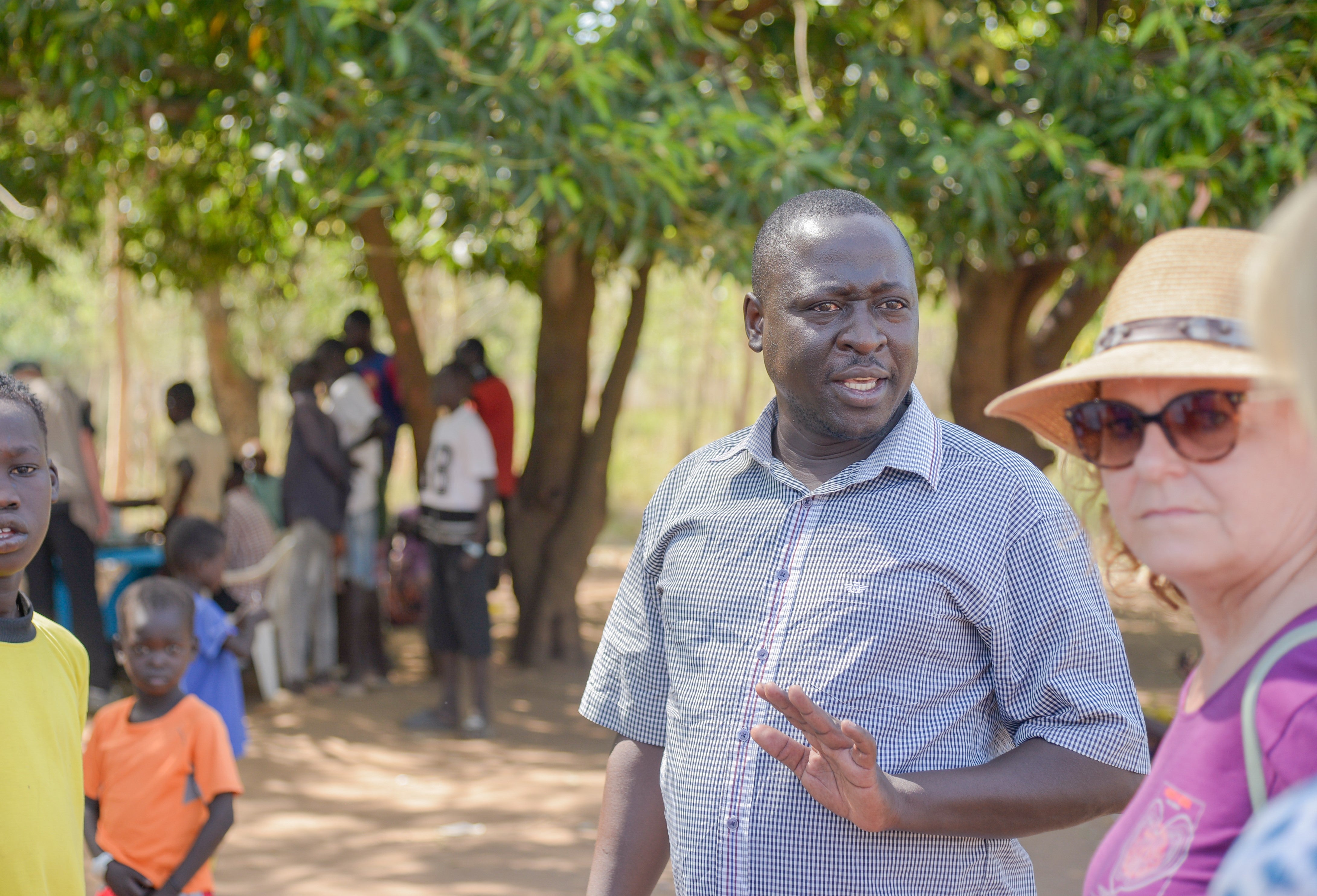 Landesrätin Pamer hat im Frühjahr in Uganda mehrere Projekte der Entwicklungszusammenarbeit, darunter auch mehrere in Flüchtlingslagern, besichtigt. (Foto: LPA/Hannes Wisthaler)