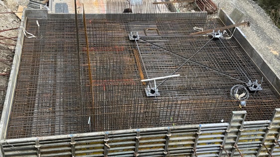 Per garantire la stabilità strutturale viene realizzata un'armatura in acciaio a maglie strette. (Foto: USP/RAS)