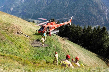 Ziel der Übung war es, vor allem auch Hubschrauber effizient und zielgerichtet für die Unterstützung bei der Brandbekämpfung einzusetzen. (Foto: Feuerwehr Anras/Simon Kofler)
