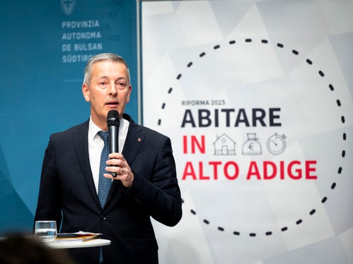 Mitarbeiterunterkünfte können laut Landesrat Peter Brunner  in aufgelassenen Beherbergungsbetrieben ohne Änderung der Zweckbestimmung vorgesehen werden. (Foto: LPA/Fabio Brucculeri)