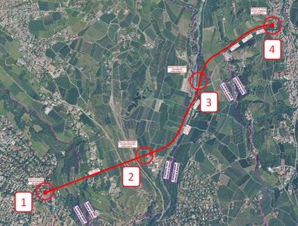 Plan für die Standseilbahn: Start beim Karl-Wolf-Parkplatz in Meran, zwei Zwischenstationen beim Gewerbegebiet von Tirol und in der Nähe des Sportplatzes Schenna, Berg- und Endstation neben dem Vereinshaus in Schenna. (Foto: LPA/Ressort für Mobilität)