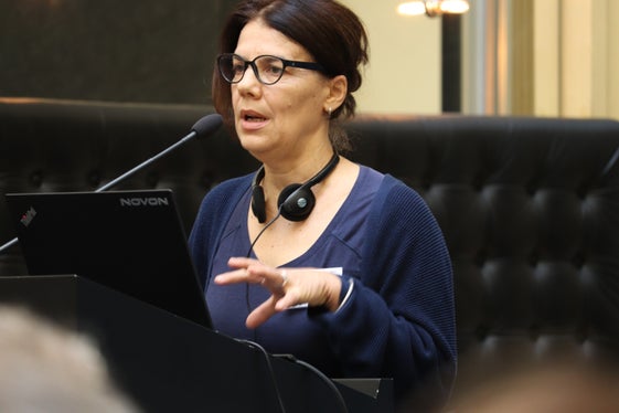 Lucilla Carnevali vom ISPRA (Istituto Superiore per la Protezione e la Ricerca Ambientale, Höheres Institut für Umweltschutz und Umweltforschung) verwies in ihren Grußworten auf die Bedeutung der Artenvielfalt. (Foto: LPA/Maja Clara)