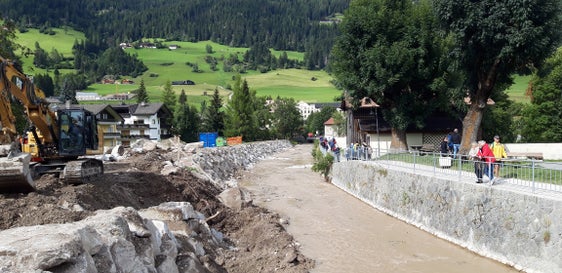 Per conto dell'Ufficio sistemazione bacini montani Est sono stati rinnovati e innalzati i muri di difesa spondale del rio Sesto (Foto: ASP/Ufficio sistemazione bacini montani Est) 