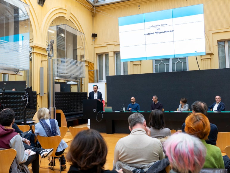 Die Landesevaluationsstelle hat heute die PISA-Ergebnisse von 2022 und die Ergebnisse der Invalsi-Lernstandserhebungen 2023 vorgestellt. (Foto: LPA/Fabio Brucculeri)