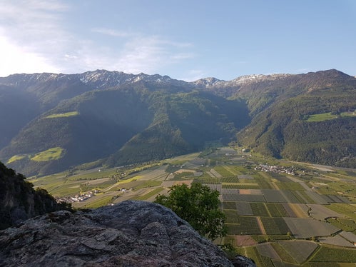 Non si possono lasciare rifiuti in montagna. Nonostante questo il fenomeno riguarda anche le montagne dell'Alto Adige: nella foto il Parco naturale del Gruppo del Tessa (Foto: Maria Mayr)
