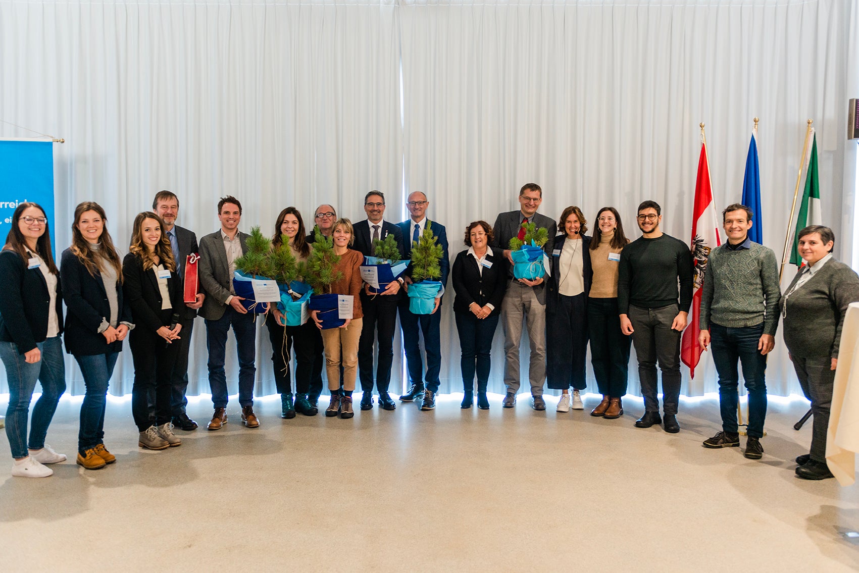 Le sei Regioni partner hanno avviato oggi a Plan de Corones la cooperazione transfrontaliera nell'ambito di Interreg Italia-Austria fino al 2027. La dotazione finanziaria comprende 91 milioni di euro. (Foto: ASP/Claudia Corrent)