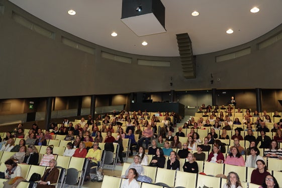I partecipanti alla conferenza per insegnanti d'inglese all'Eurac di Bolzano. (Foto: USP/Direzione Istruzione Formazione tedesca)