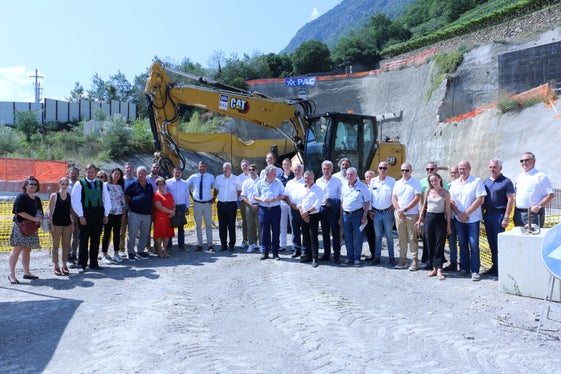 Foto di gruppo durante il sopralluogo al cantiere della circonvallazione di Castelbello (Foto: ASP/Angelika Schrott)