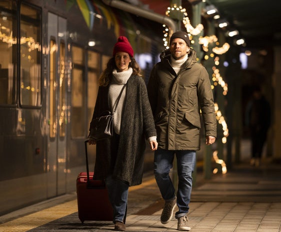 Weihnachten: Der Sonderzug zwischen Mailand und Bozen fährt diesen Advent vom 29. November bis 23. Dezember wieder an fast allen Wochenenden. (Foto: IDM Südtirol-Alto Adige/Patrick Schwienbacher)