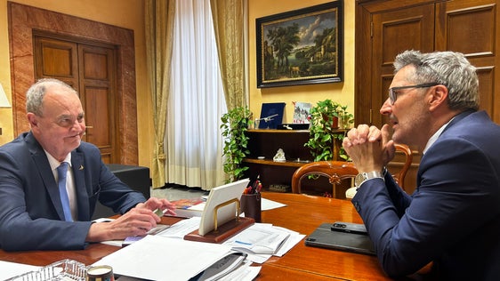Landeshauptmann Arno Kompatscher hat erneut Regionenminister Roberto Calderoli getroffen, um über die Reform des Autonomistatuts zu sprechen.  (Foto: LPA)