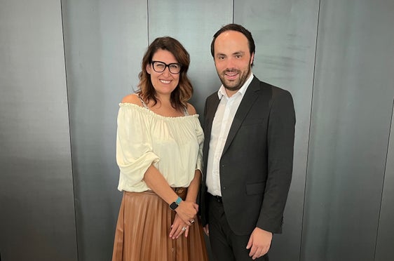 La nuova presidente di Confesercenti Alto Adige Messina Bonaldi insieme all'assessore Achammer. (Foto:ASP)