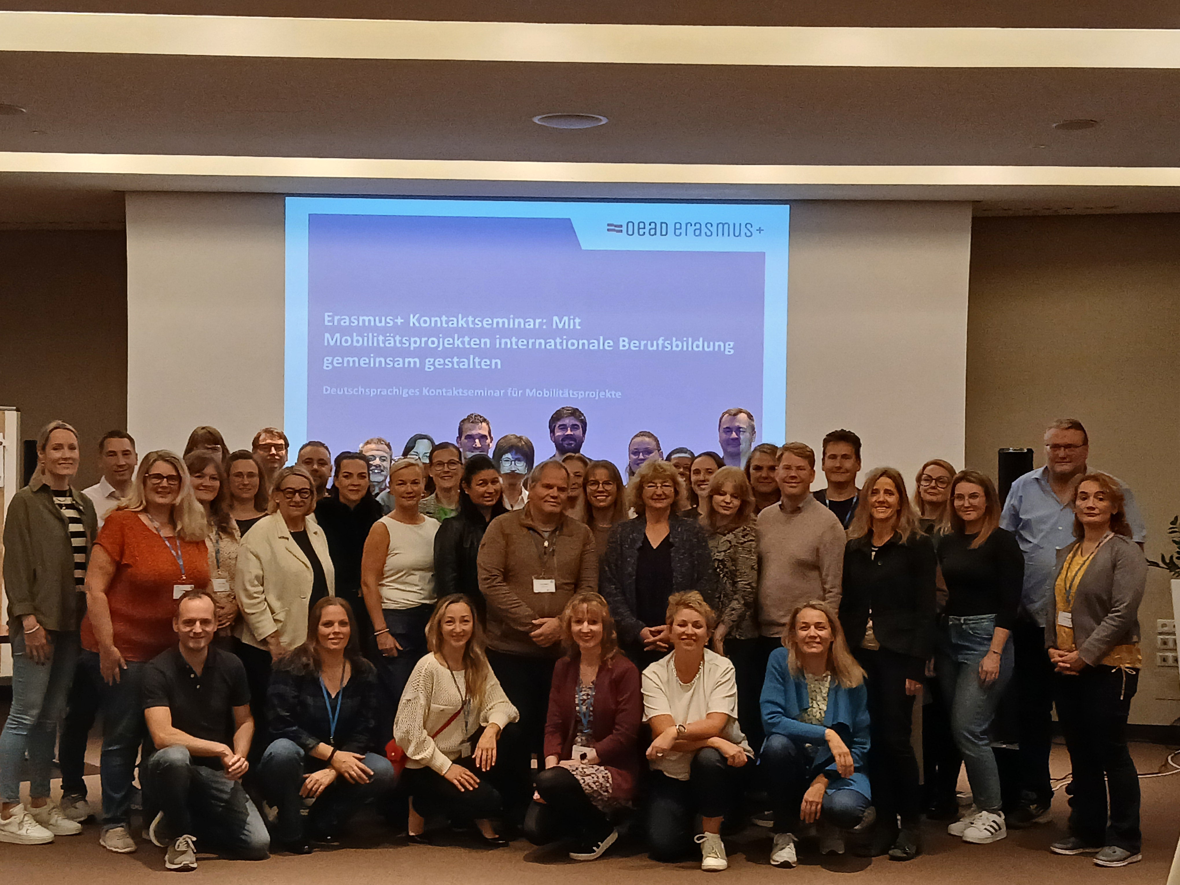 Die Teilnehmerinnen und Teilnehmer des grenzübergreifenden Informationsaustauschs Erasmus+ in der Berufsbildung (Foto: LPA/Deutsche Bildungsdirektion)