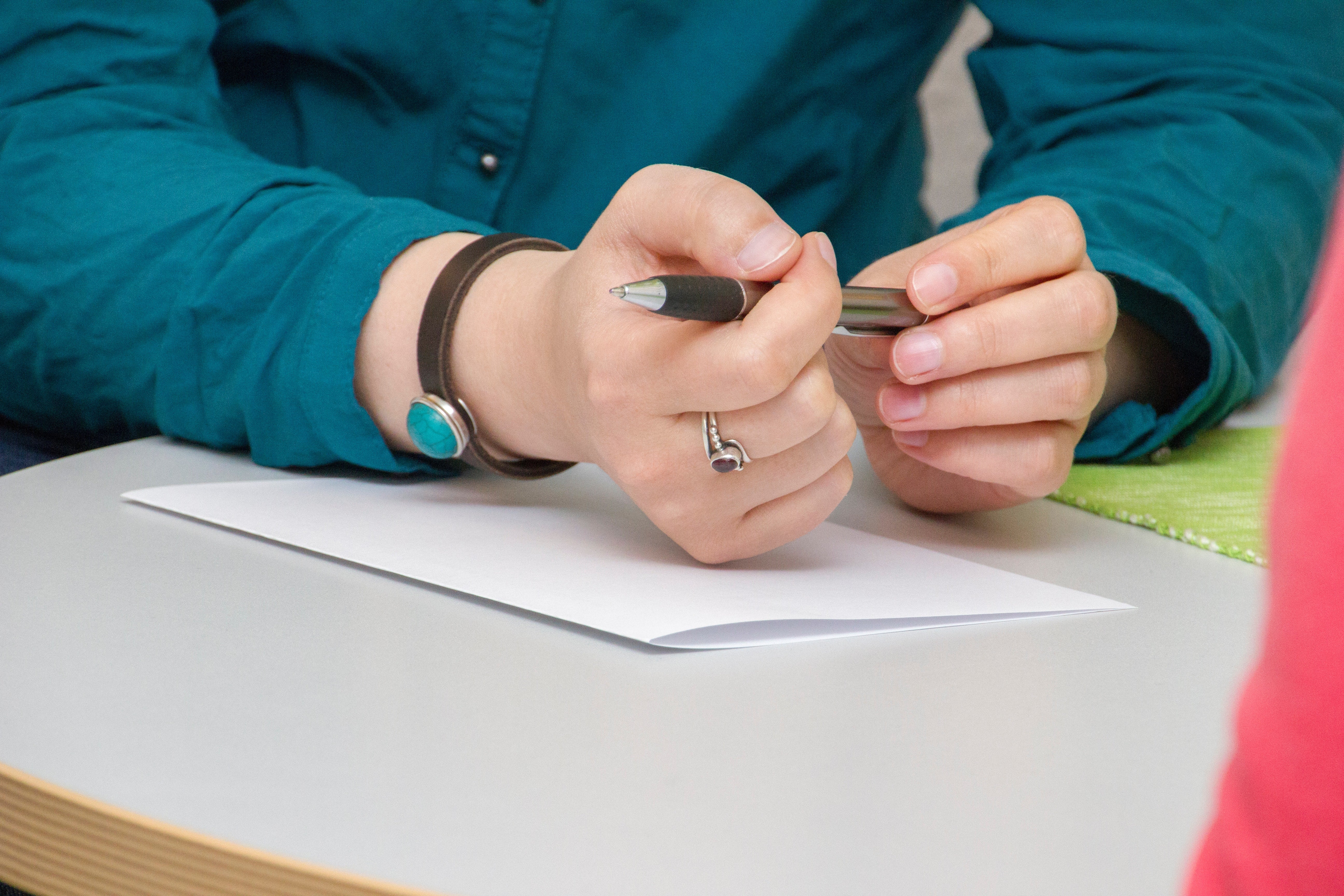 Die Beratungstätigkeit zur Sachwalterschaft, zum Abbau architektonischer Barrieren und zum Thema Sexualität und Liebe für Menschen mit Behinderungen wird ausgebaut. Die Landesregierung hat dazu auf Vorschlag von Landesrätin Rosmarie Pamer grünes Licht gegeben. (Foto: Unsplash. Das Foto darf nur im Zusammenhang mit dieser Aussendung verwendet werden.)