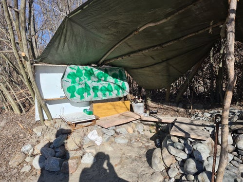 Das Landesamt für Wildbachverbauung West und die Gemeinde Meran haben vereinbart, dass alles, was unerlaubt aufgestellt wurde, nun weggeräumt wird. (Foto: LPA/Landesamt für Wildbachverbauung West)
