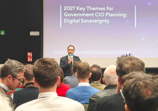 Souveränität im Digitalen ist für IT-Experte Alessio Meloni mit einem Abwägen von Funktionalität und Risiko verbunden - eine Aufgabe, der sich in nächster Zeit alle öffentlichen Verwaltungen stellen müssten. (Foto: LPA/Ursula Pirchstaller)