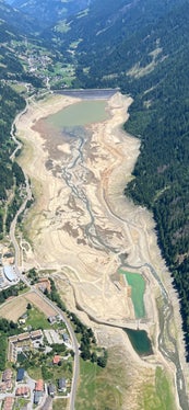 Im Staubeckenbereich auf Höhe der Einmündung des Kuppelwieserbaches werden Teiche angelegt, damit die im Stausee geborgenen Fische dorthin gebracht werden und somit überleben können. (Foto: LPA/Fischerverein Ultental)