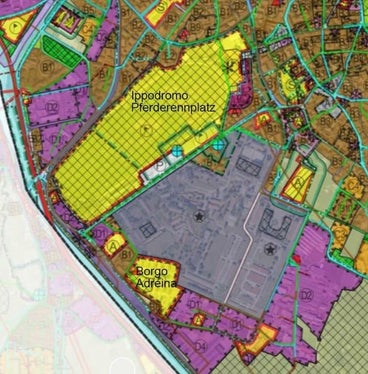 Der Masterplan betrifft ein Gebiet von rund 40 Hektar, das den Pferderennplatz und das Pferdedorf Borgo Andreina umfasst. (Foto. LPA/Abteilung Hochbau und technischer Dienst)
