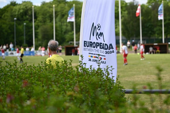 L’Europeada 2024 mët man indoman: 33 scuadres (9 de ëres y 24 de ëi) tolará pert ala cuinta ediziun dl Campionat europeich dl jüch dal palé por les mendranzes autoctones y nazionales, danter chëres ince 4 formaziuns de Südtirol. (Foto stampa: Europeada)
