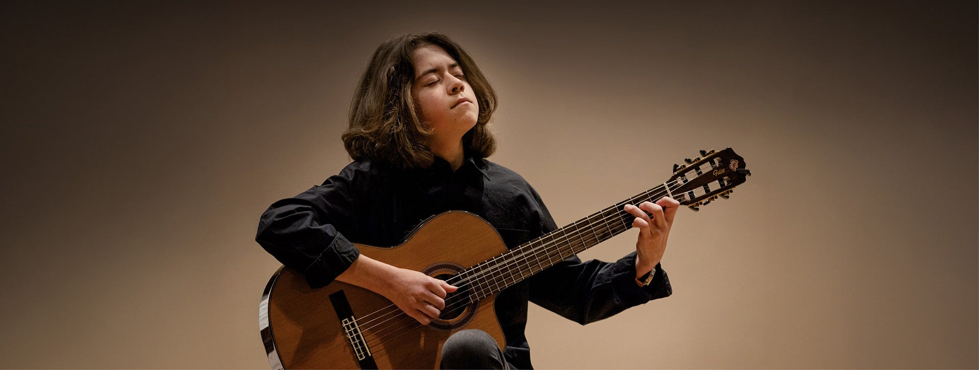 Il concorso prima la musica è uno dei più grandi dell'Austria e offre agli allievi e alle allieve di diverse scuole di musica e conservatori  di Alto Adige, Tirolo del Nord e dell'Est un palcoscenico per sviluppare il proprio talento. (Foto: USP/Immagine di copertina dell'edizione di quest'anno del concorso)