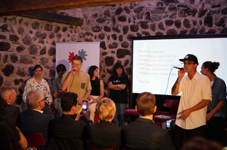 Unterschiedliche künstlerische Ausdrucksformen beim Euregio-Kulturdonnerstag: Auftritt der Rap-Gruppe „Cooperaziun Planta“ aus dem Gadertal (Foto: Euregio/Armin Gluderer)