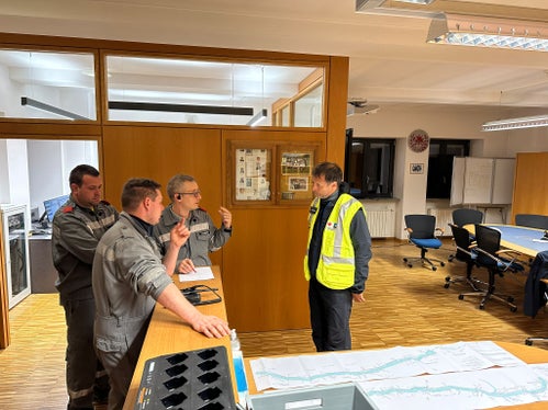 Auch in der Bezirkseinsatzzentrale (BEZ 1) Bozen wurden während der Übung die Abläufe überprüft. (Foto: LPA/Landesfeuerwehrverband BEZ 1)