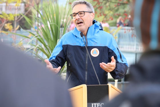 Dieser Tag diene der Bewusstseinsbildung, unterstrich Landeshauptmann und Bevölkerungsschutzlandesrat Arno Kompatscher bei der Eröffnung des Hochwassertages in Meran am 24. Oktober. (Foto: LPA/Maja Clara)