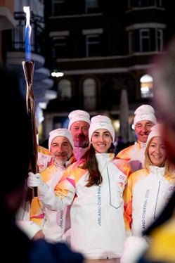 Tra le tedofore c'era anche Lisa Vittozzi, che ha vinto una medaglia d'oro e una d'argento nella staffetta ai Giochi Olimpici Invernali di Anterselva. (Foto: USP/Manuela Tessaro)