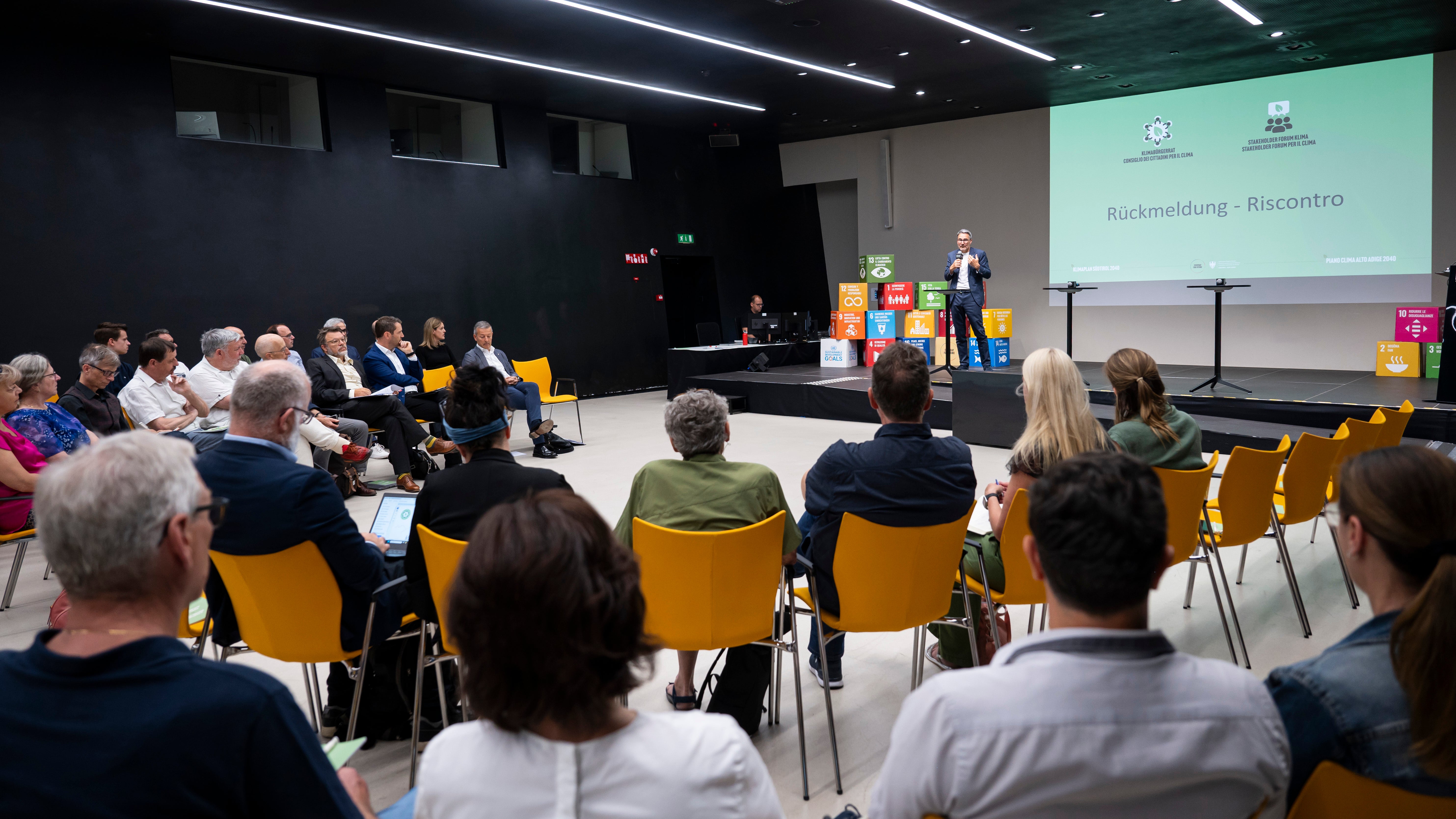 Im NOI Techpark in Bozen wurden am 14. Juni die Ergebnisse des Evaluierungsprozesses zu den von Klimabürgerrat und Stakeholder Forum Klima erarbeiteten Maßnahmen vorgestellt. (Foto: LPA/Fabio Brucculeri)