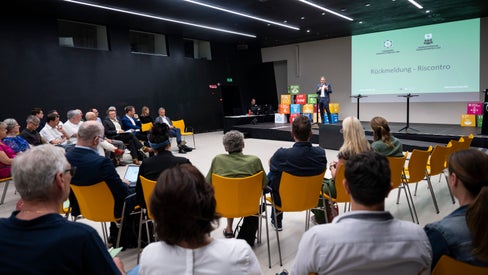 Il 14 giugno, al NOI Techpark di Bolzano, sono stati presentati i risultati del processo di valutazione delle misure elaborate dal Consiglio dei cittadini per il clima e dallo Stakeholder Forum per il Clima. (Foto: USP/Fabio Brucculeri)