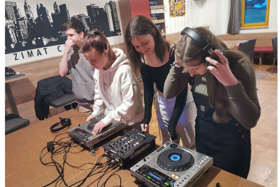  Prove da dj al Centro giovanile di San Sigismondo (Foto: ASP/Ufficio servizio giovani)