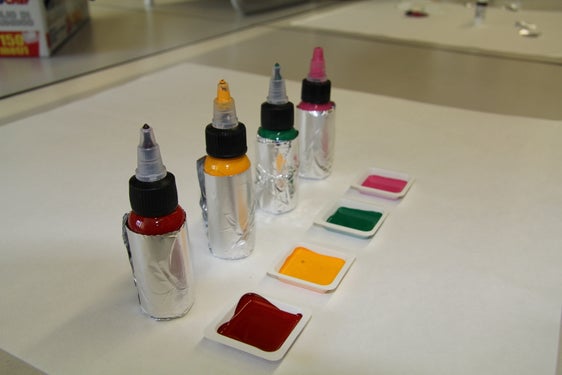 Die Qualität und Sicherheit von Tätowierfarben und Permanent Make-up wird seit 4. Jänner 2022 mit einer neuen EU-Verordnung geregelt. (Foto: LPA/Nadia Franzoi)